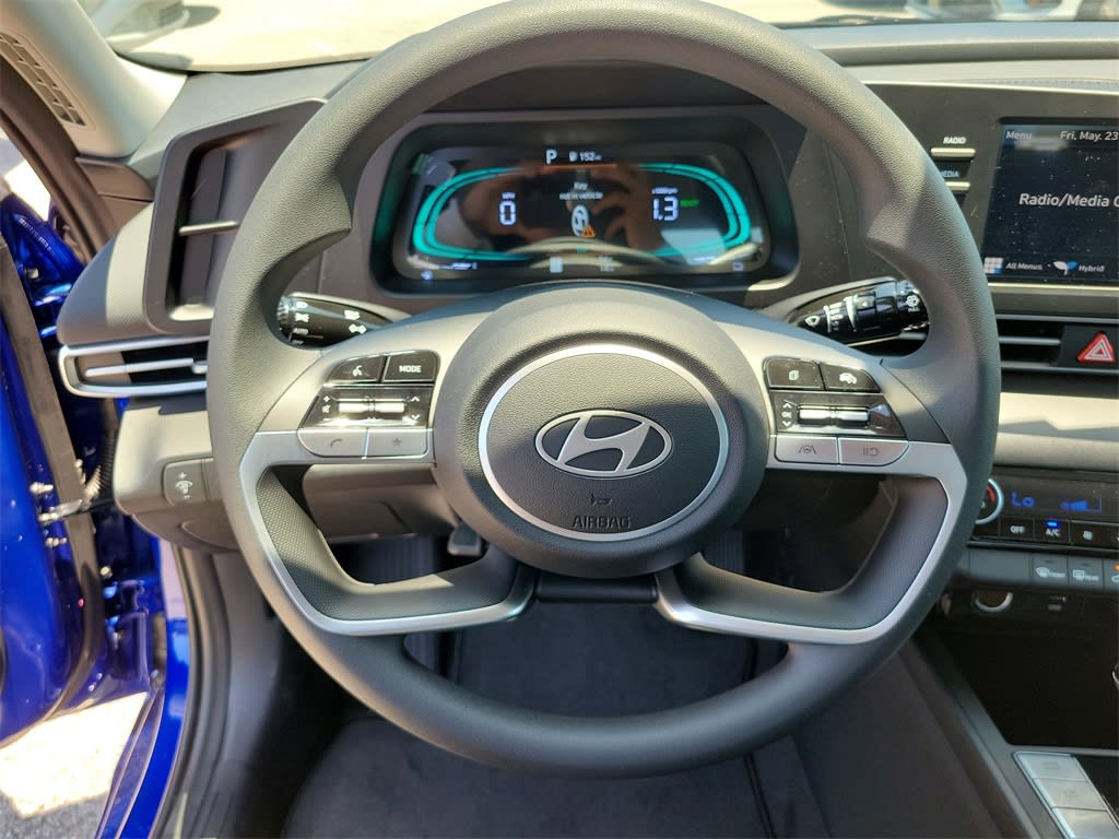 Thumbnail: 2025 Hyundai Elantra - 25