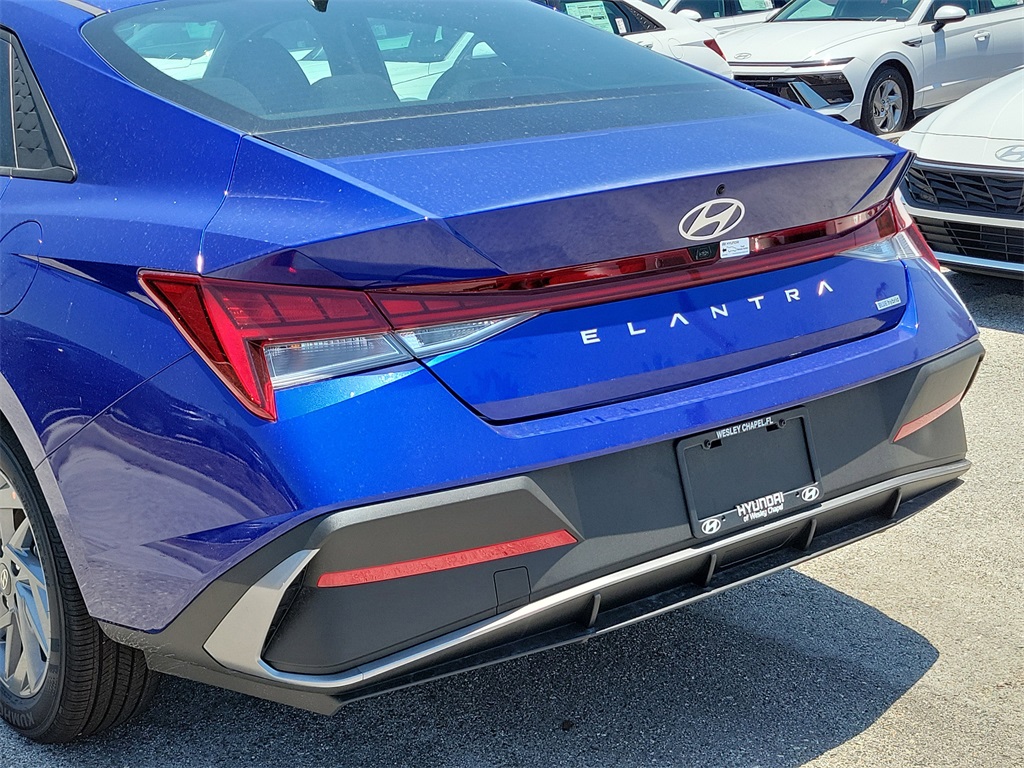 Thumbnail: 2025 Hyundai Elantra - 19