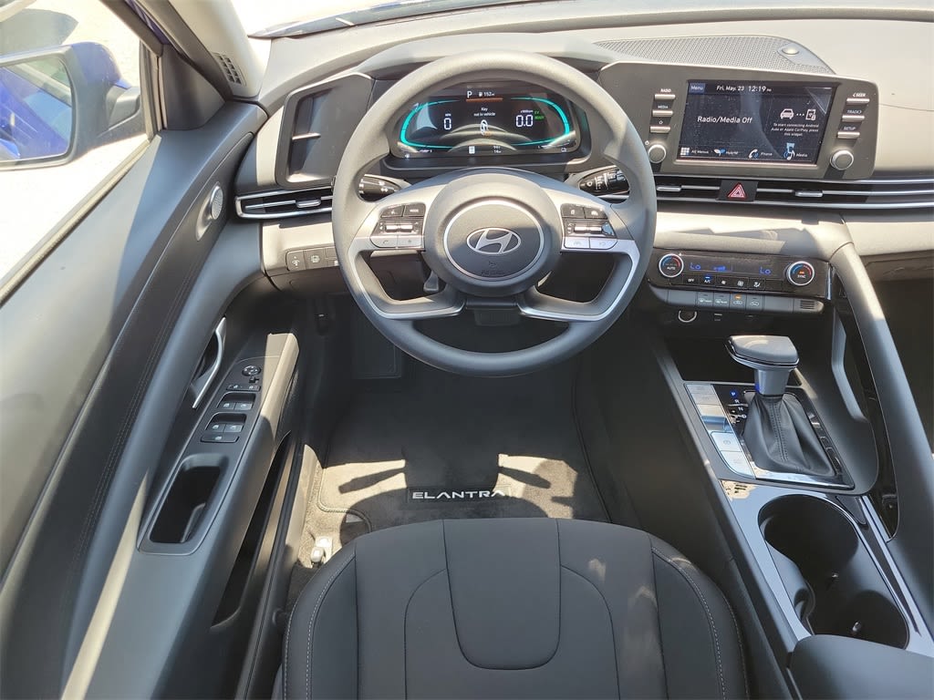 Thumbnail: 2025 Hyundai Elantra - 12