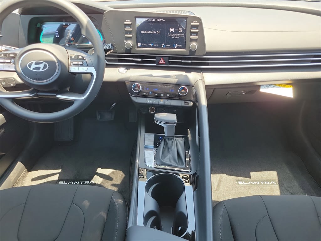 Thumbnail: 2025 Hyundai Elantra - 11