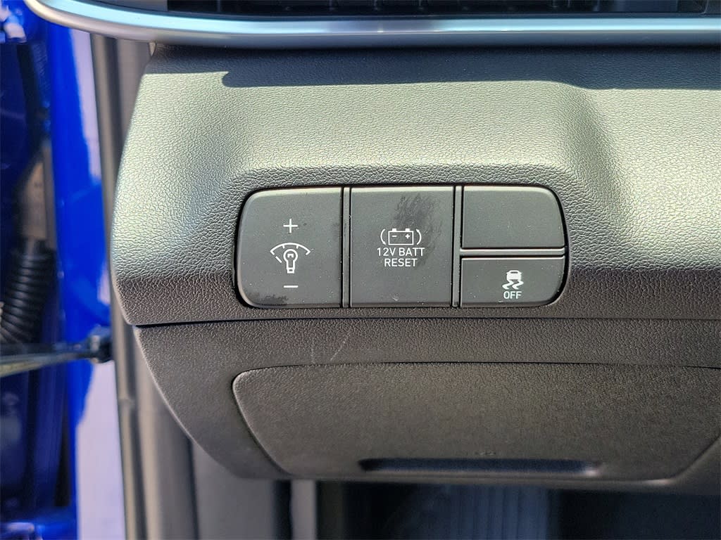 Thumbnail: 2025 Hyundai Elantra - 24