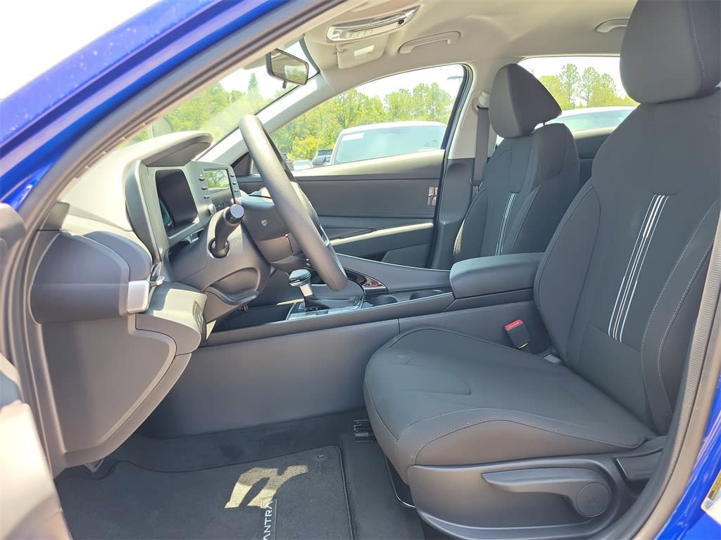 Thumbnail: 2025 Hyundai Elantra - 9