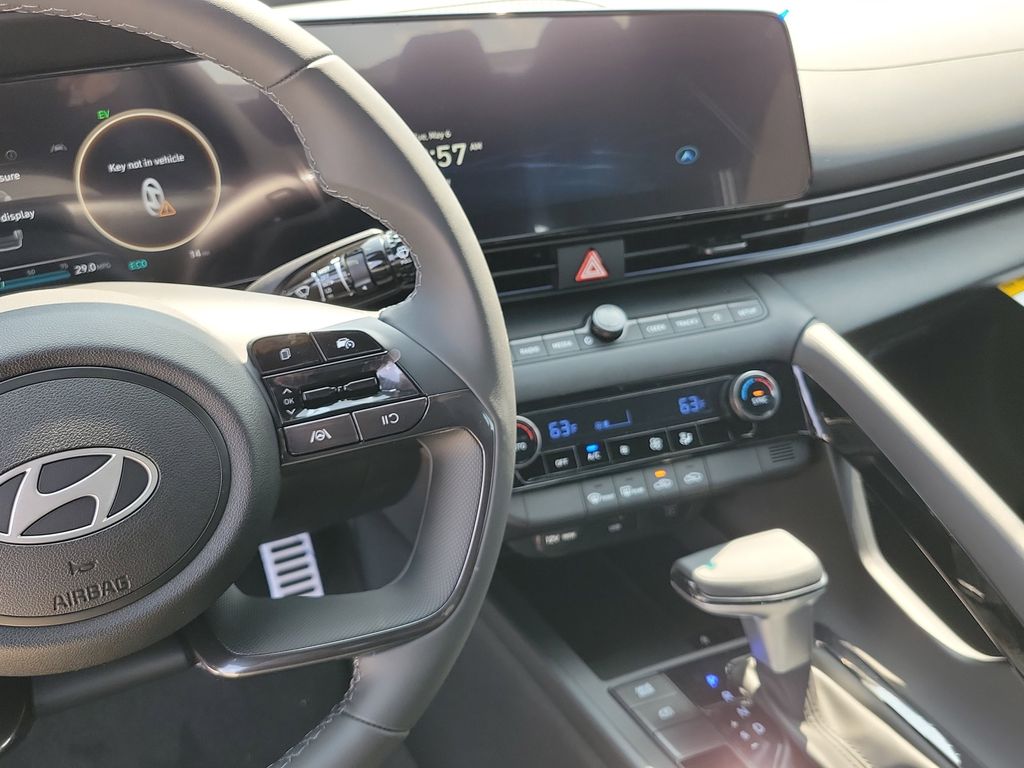 Thumbnail: 2025 Hyundai Elantra - 32