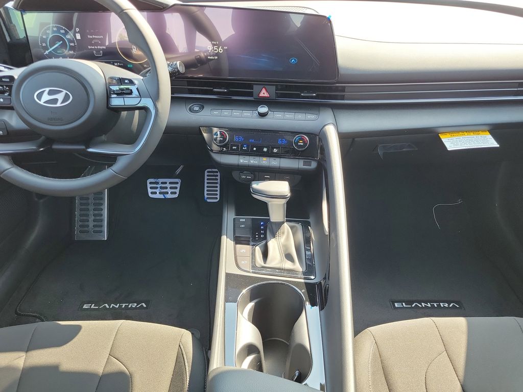 Thumbnail: 2025 Hyundai Elantra - 10