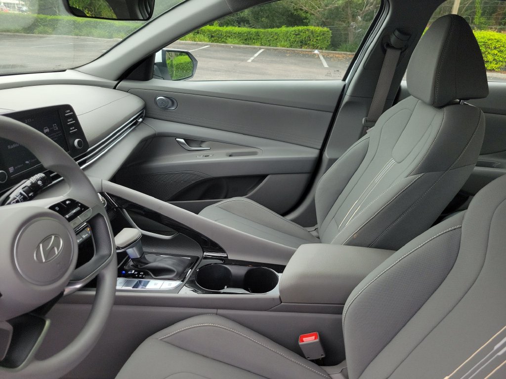 Thumbnail: 2025 Hyundai Elantra - 9