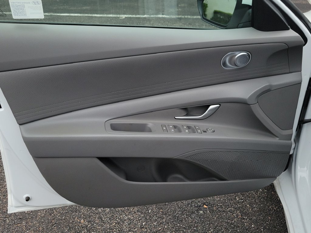 Thumbnail: 2025 Hyundai Elantra - 28