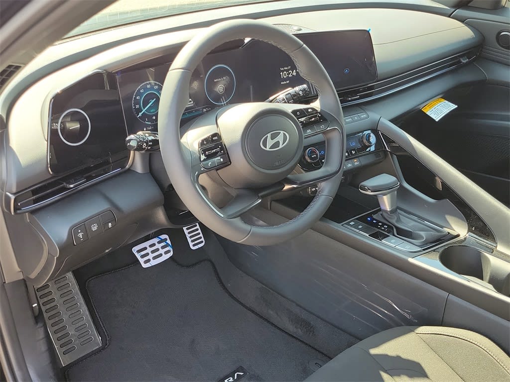 Thumbnail: 2025 Hyundai Elantra - 18