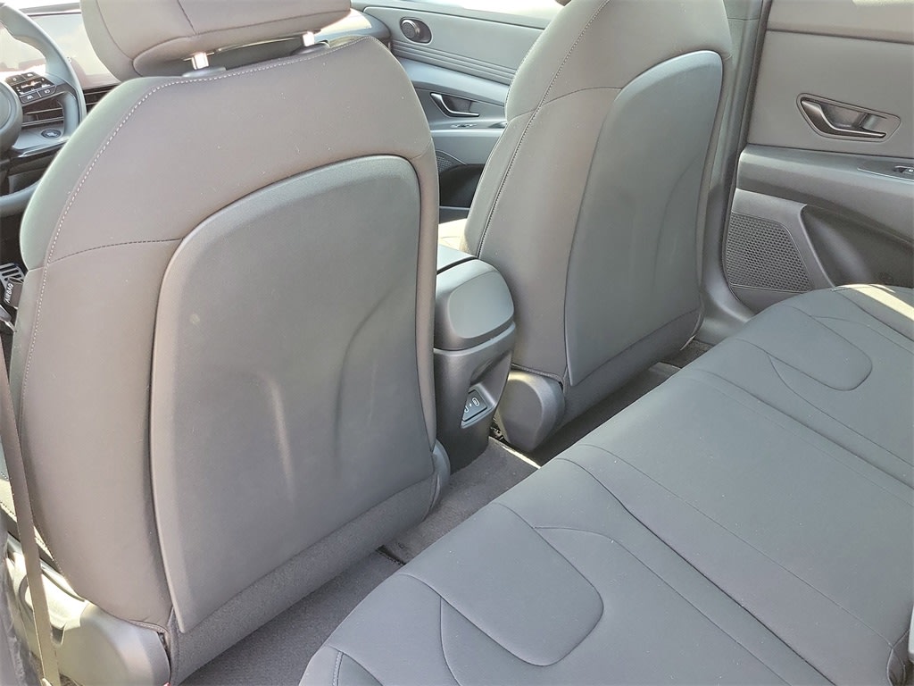 Thumbnail: 2025 Hyundai Elantra - 17