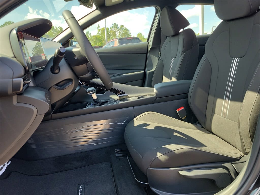 Thumbnail: 2025 Hyundai Elantra - 6