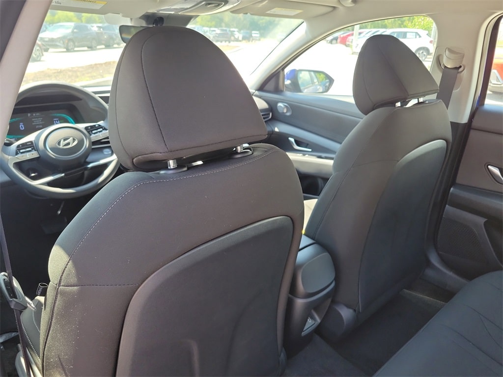 Thumbnail: 2025 Hyundai Elantra - 9