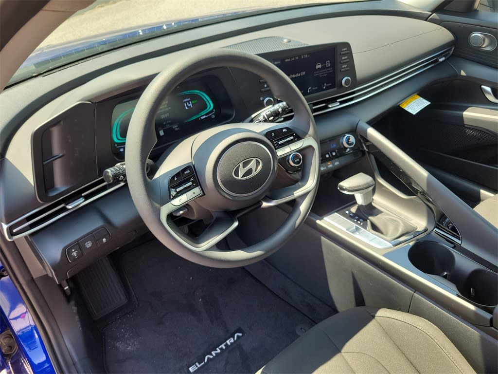 Thumbnail: 2025 Hyundai Elantra - 13