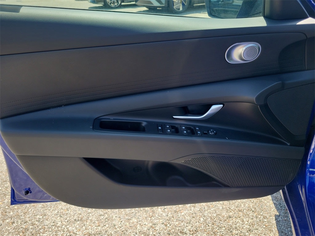 Thumbnail: 2025 Hyundai Elantra - 22