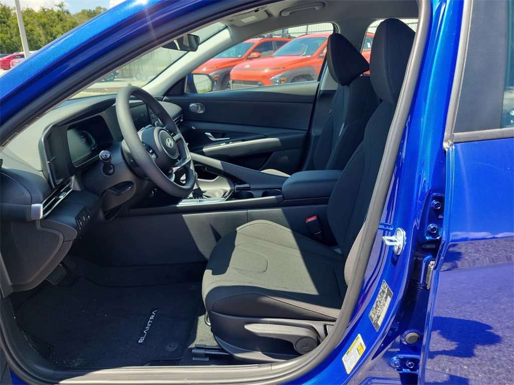 Thumbnail: 2025 Hyundai Elantra - 10