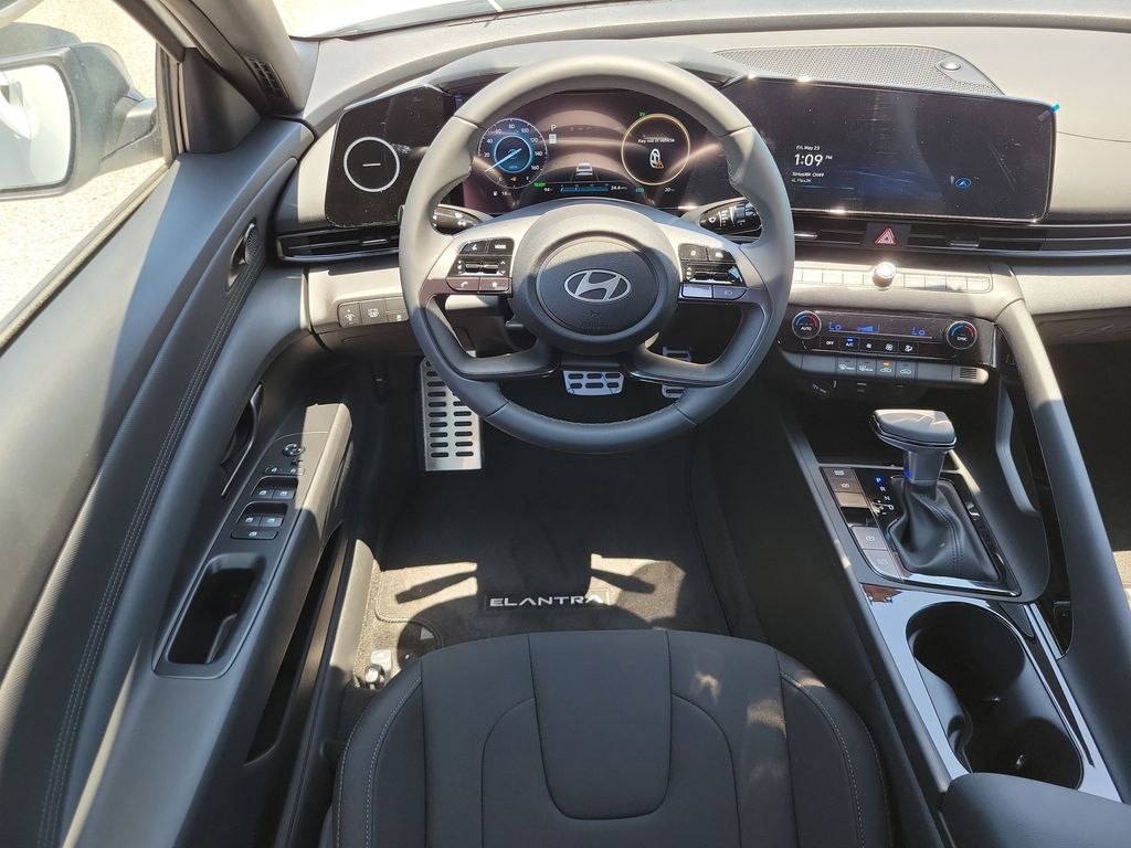 Thumbnail: 2025 Hyundai Elantra - 9