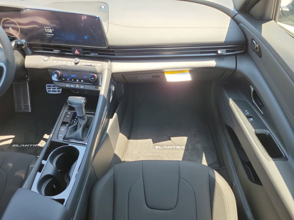 Thumbnail: 2025 Hyundai Elantra - 5