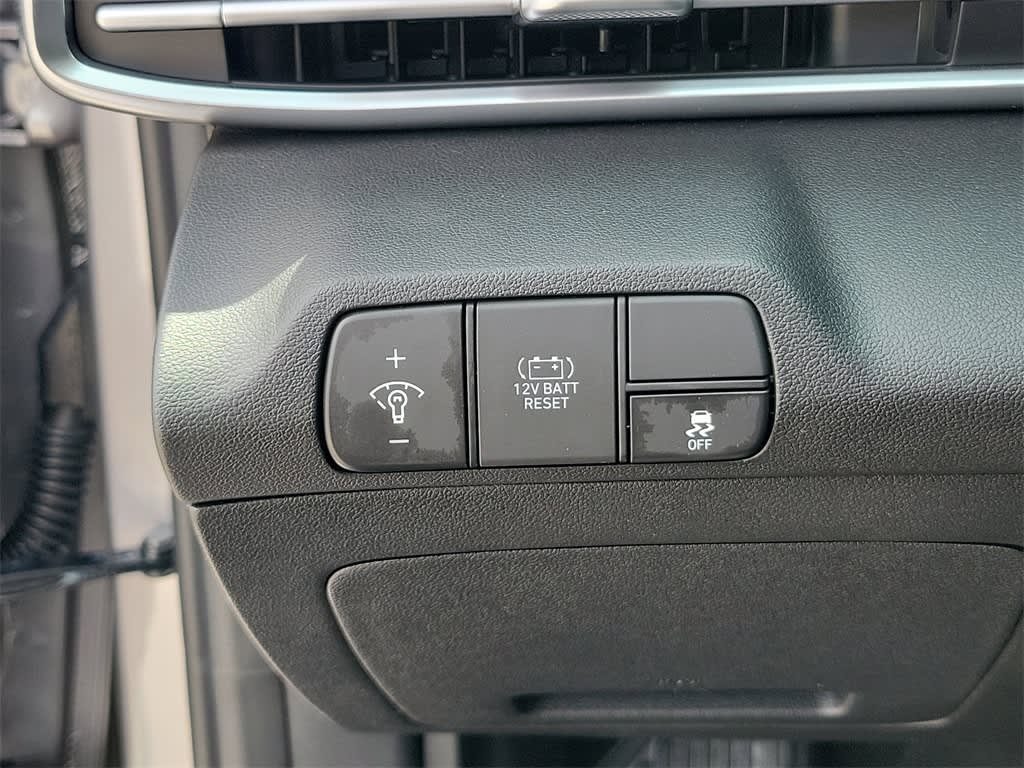 Thumbnail: 2025 Hyundai Elantra - 23