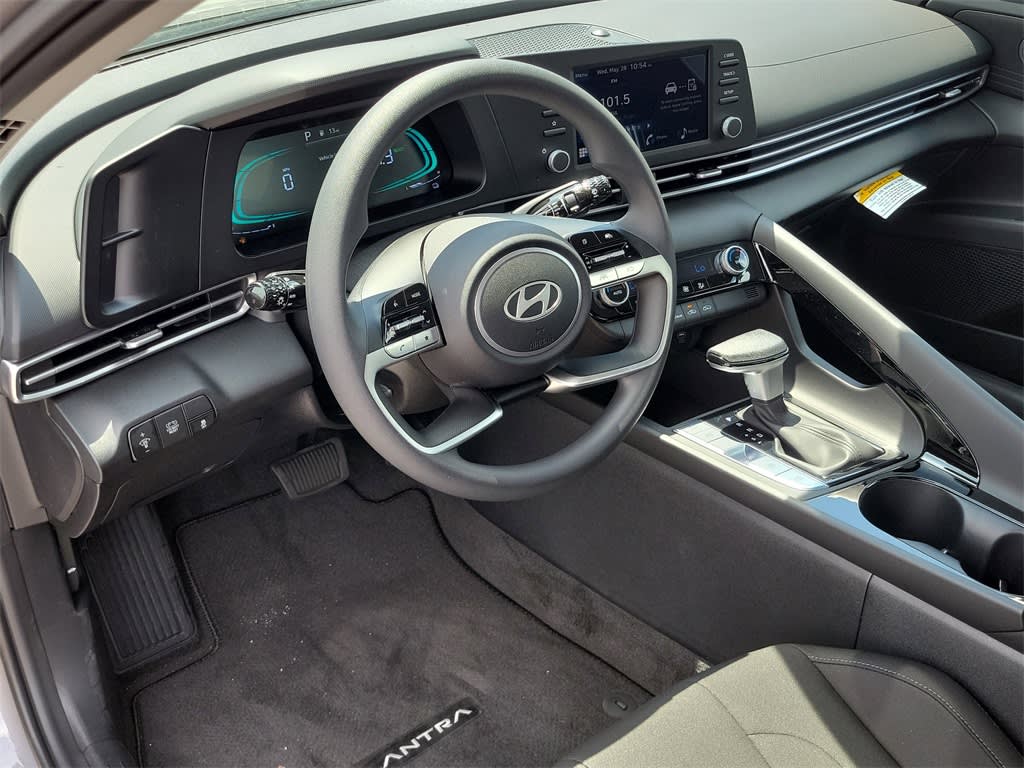 Thumbnail: 2025 Hyundai Elantra - 10