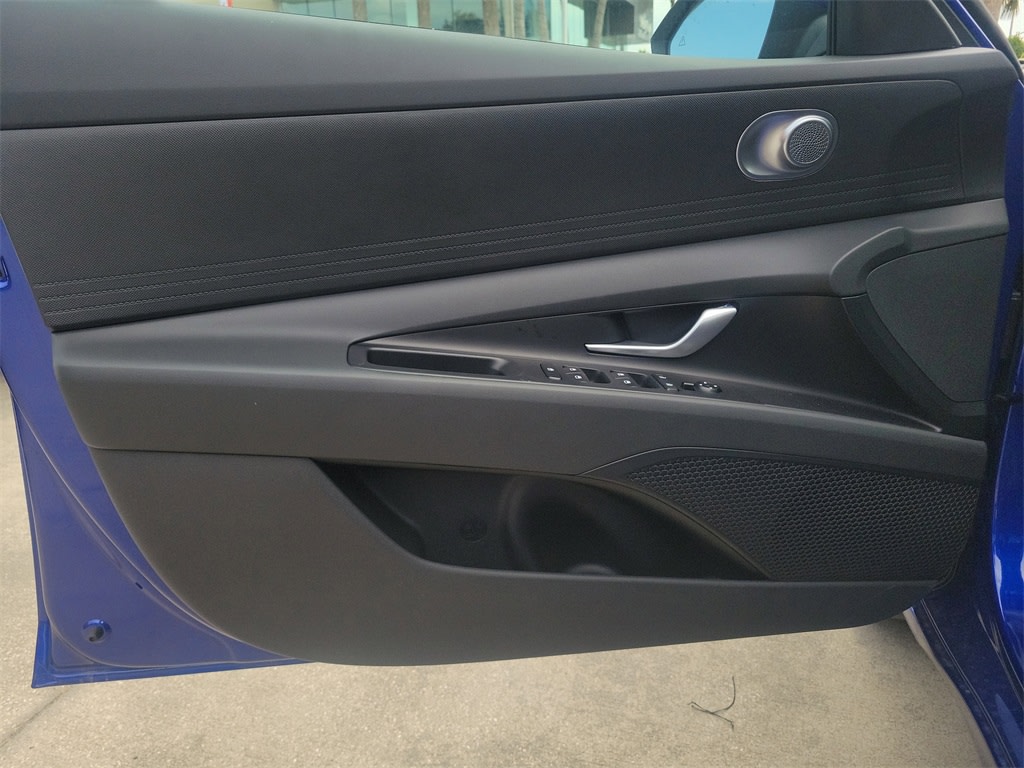 Thumbnail: 2025 Hyundai Elantra - 20