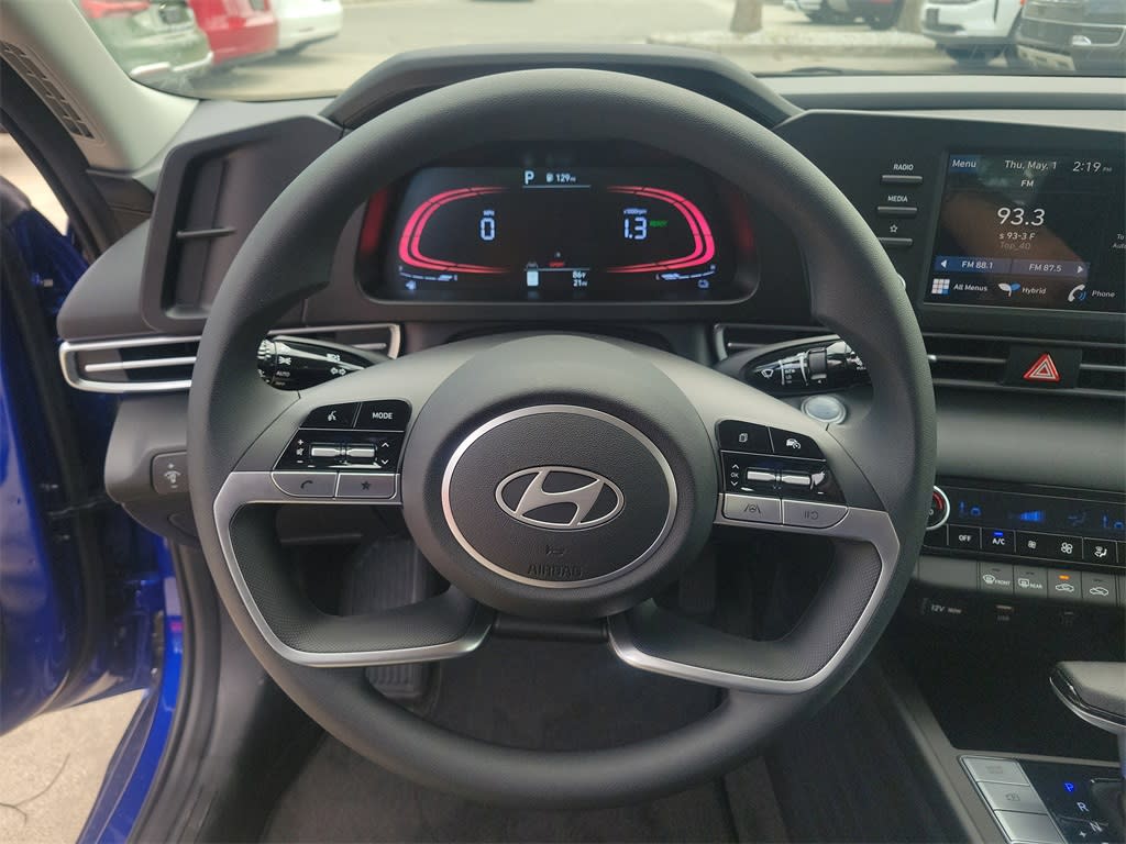 Thumbnail: 2025 Hyundai Elantra - 28