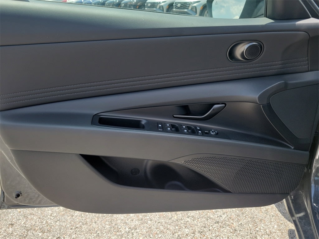 Thumbnail: 2025 Hyundai Elantra - 22