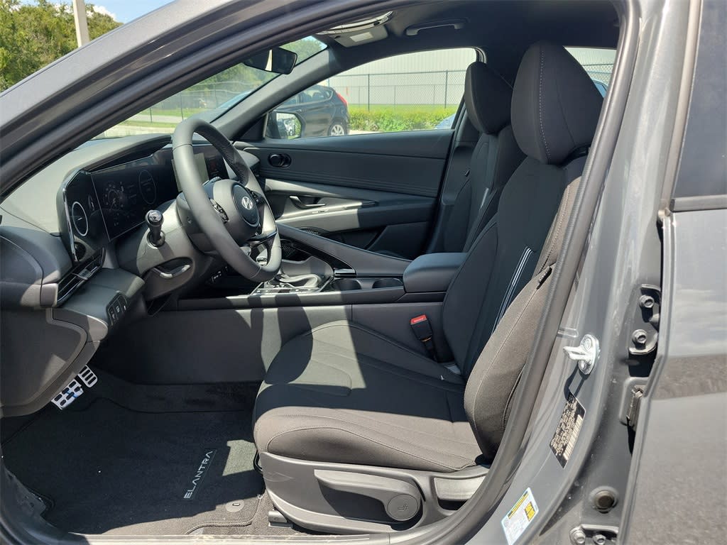 Thumbnail: 2025 Hyundai Elantra - 10