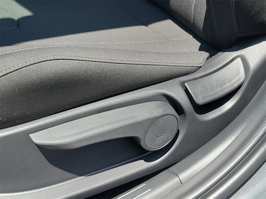 Thumbnail: 2025 Hyundai Elantra - 24