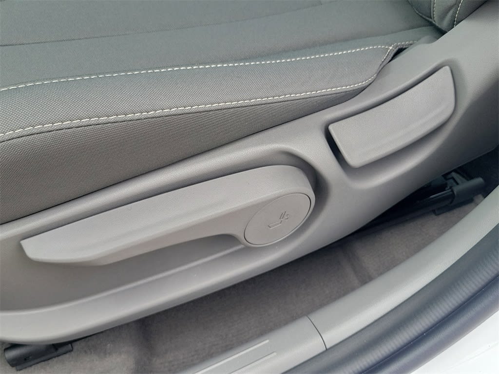 Thumbnail: 2025 Hyundai Elantra - 23