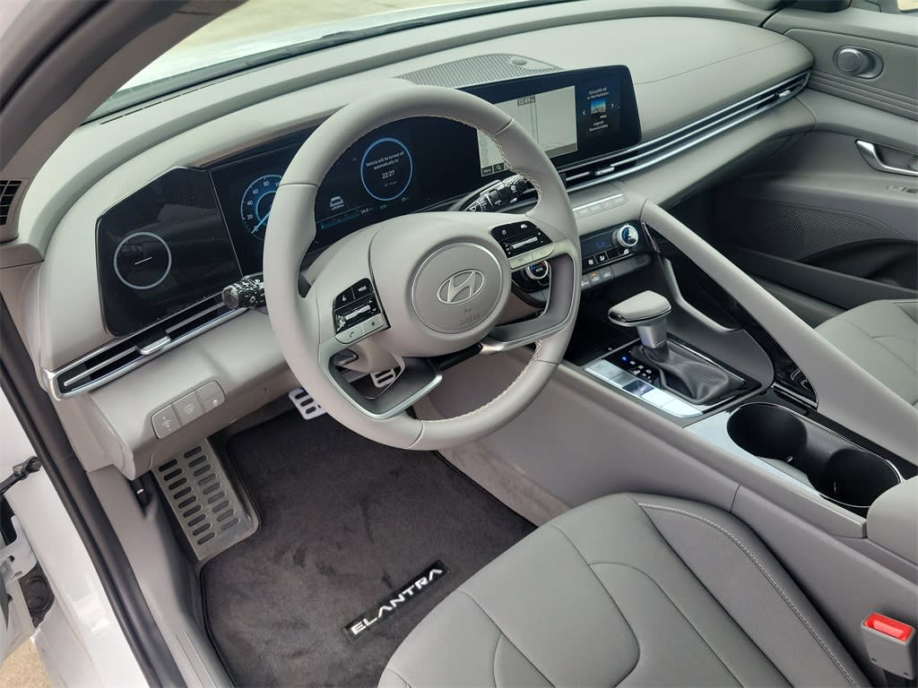 Thumbnail: 2025 Hyundai Elantra - 12