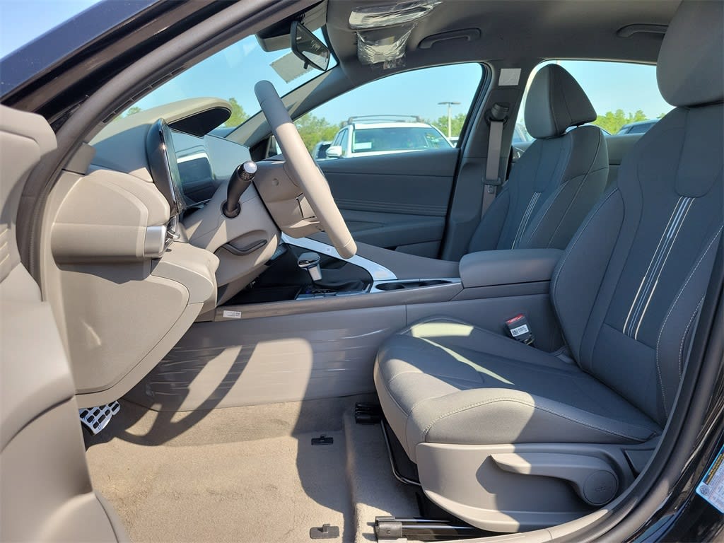 Thumbnail: 2025 Hyundai Elantra - 9