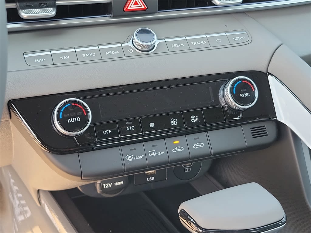 Thumbnail: 2025 Hyundai Elantra - 28