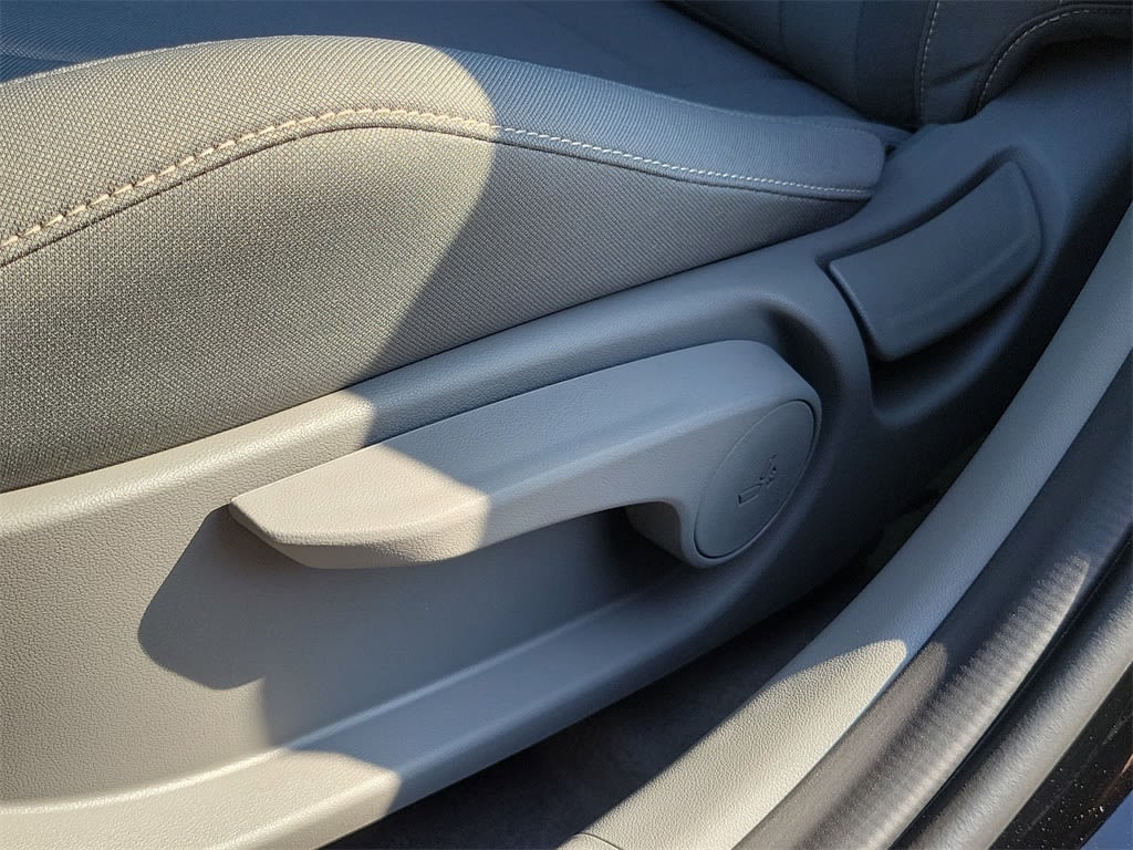 Thumbnail: 2025 Hyundai Elantra - 23