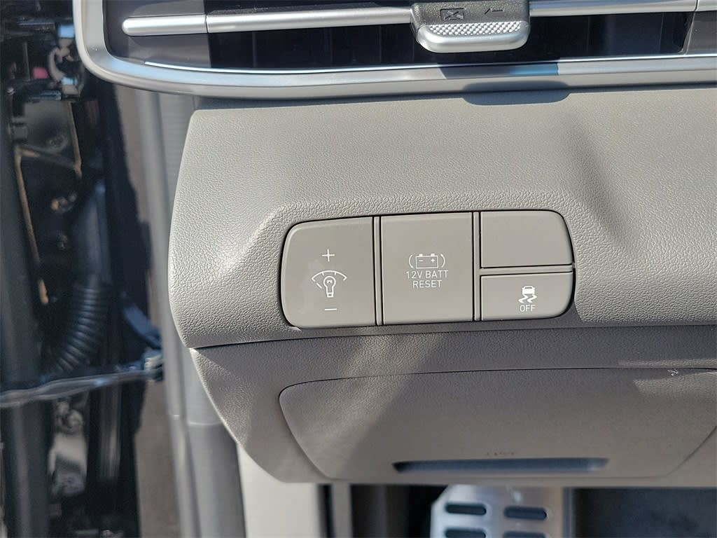 Thumbnail: 2025 Hyundai Elantra - 24