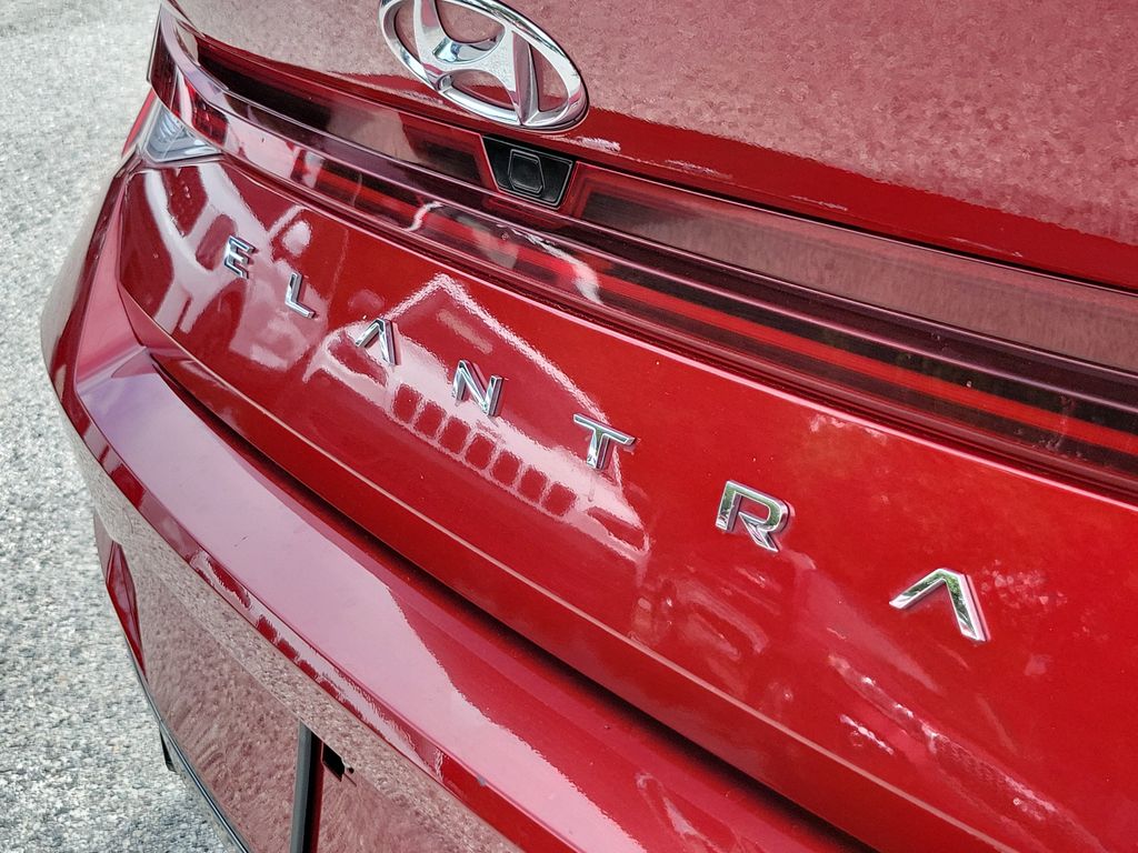 Thumbnail: 2023 Hyundai Elantra - 4