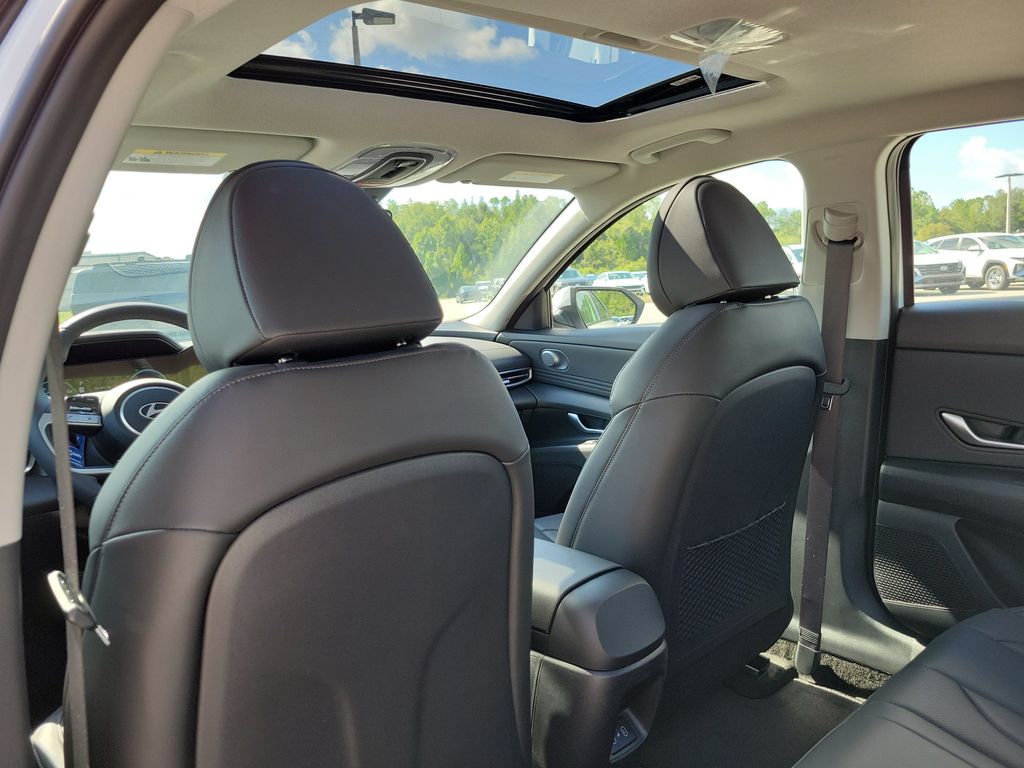 Thumbnail: 2026 Hyundai Elantra - 9