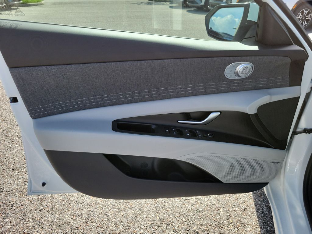 Thumbnail: 2026 Hyundai Elantra - 23