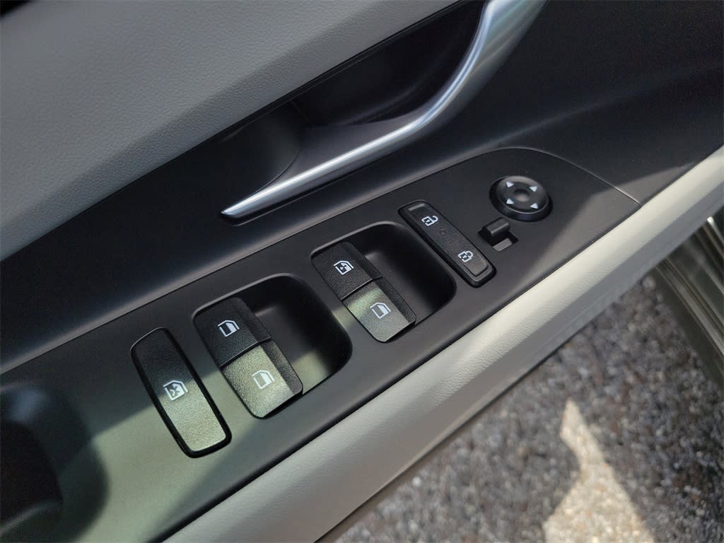 Thumbnail: 2025 Hyundai Elantra - 24