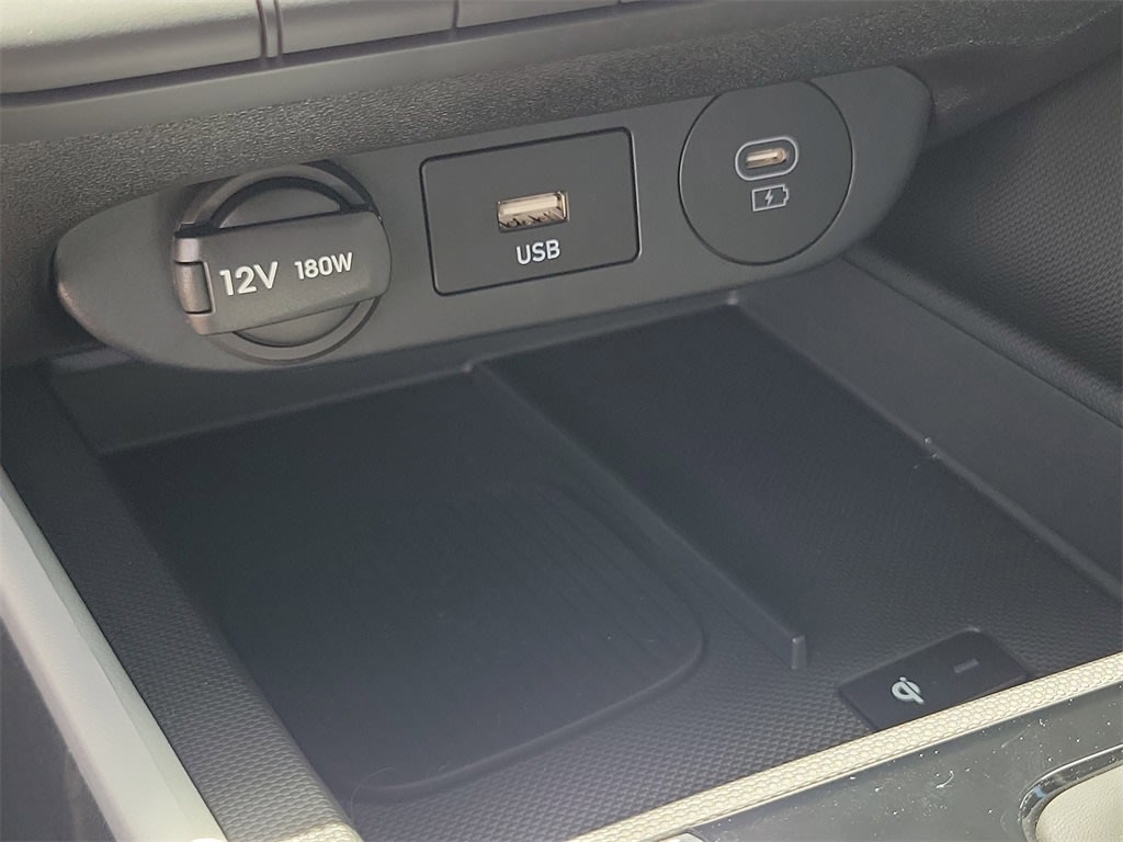 Thumbnail: 2025 Hyundai Elantra - 30