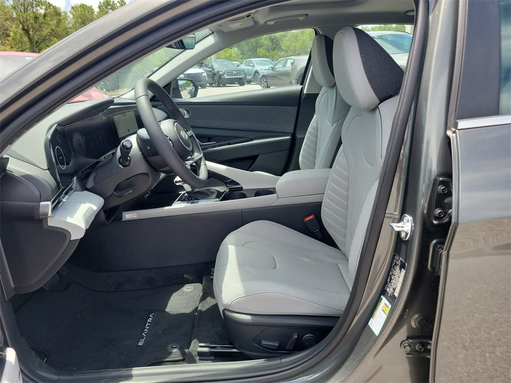 Thumbnail: 2025 Hyundai Elantra - 9