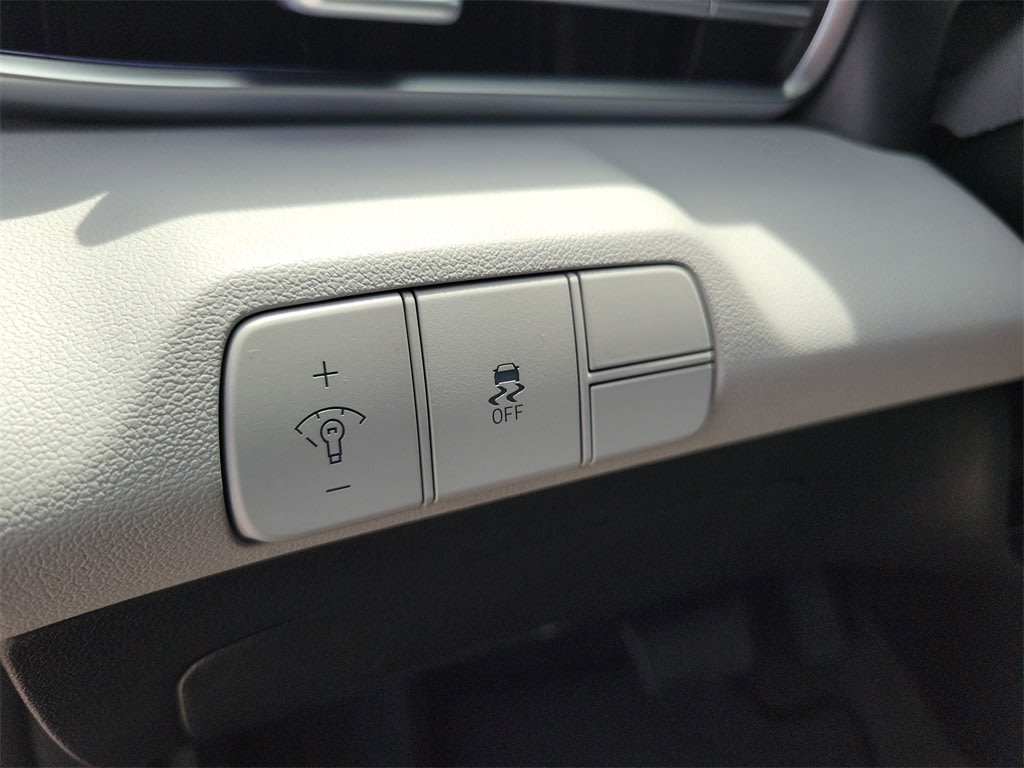 Thumbnail: 2025 Hyundai Elantra - 26