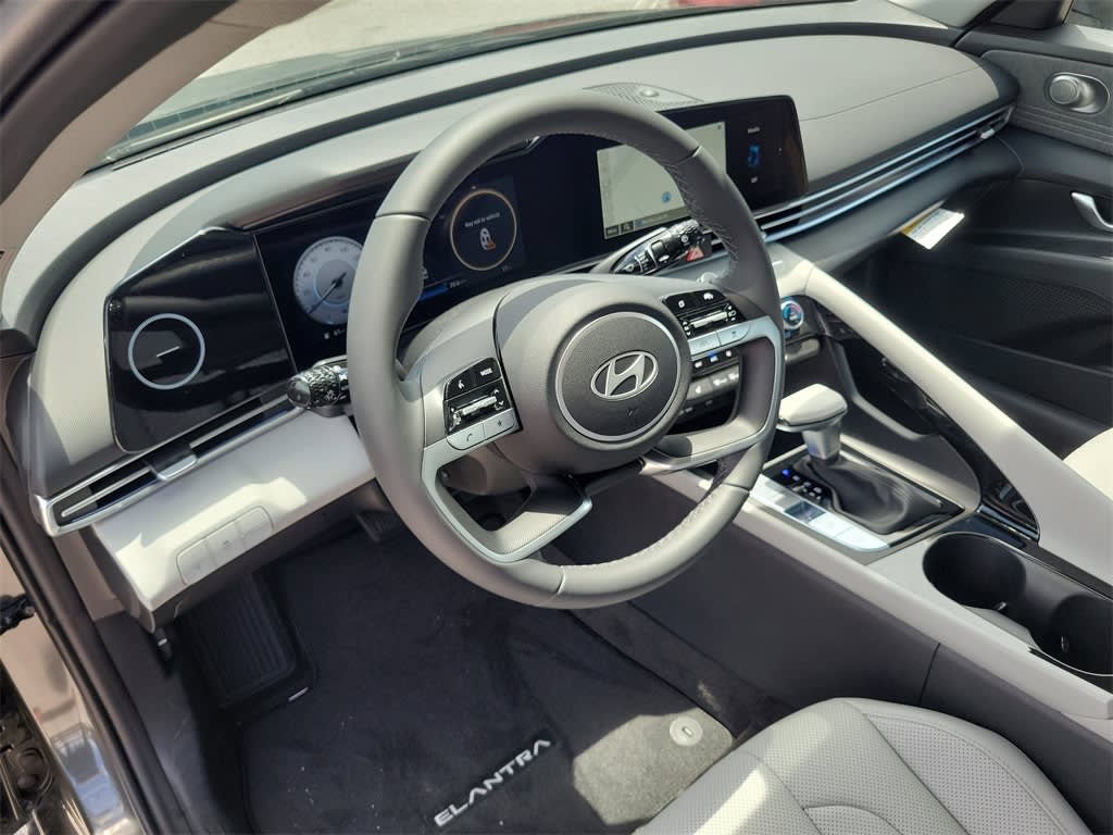 Thumbnail: 2025 Hyundai Elantra - 11