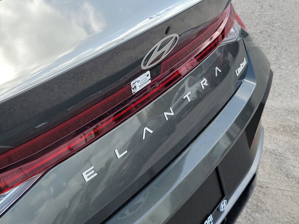 Thumbnail: 2026 Hyundai Elantra - 4