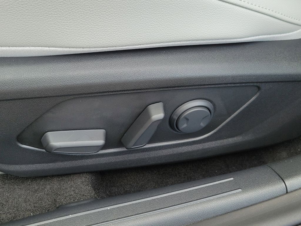 Thumbnail: 2026 Hyundai Elantra - 25