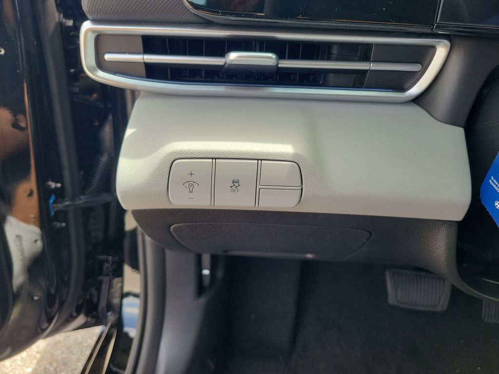 Thumbnail: 2026 Hyundai Elantra - 32