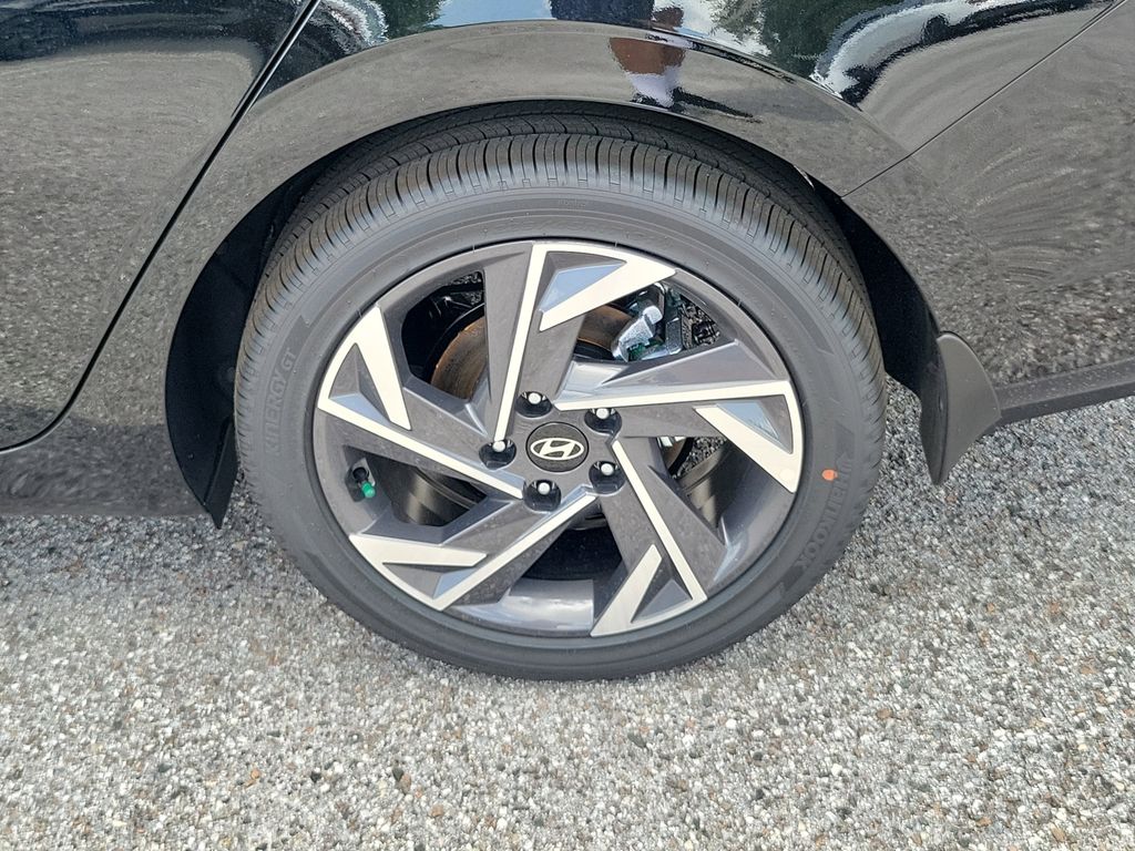 Thumbnail: 2026 Hyundai Elantra - 4