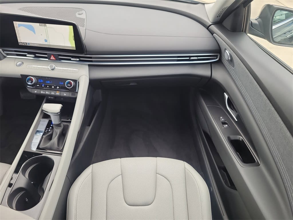 Thumbnail: 2025 Hyundai Elantra - 22