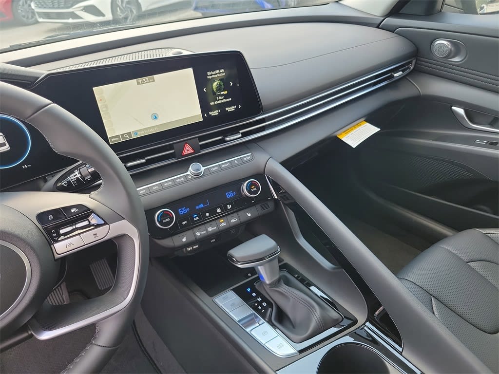 Thumbnail: 2025 Hyundai Elantra - 32