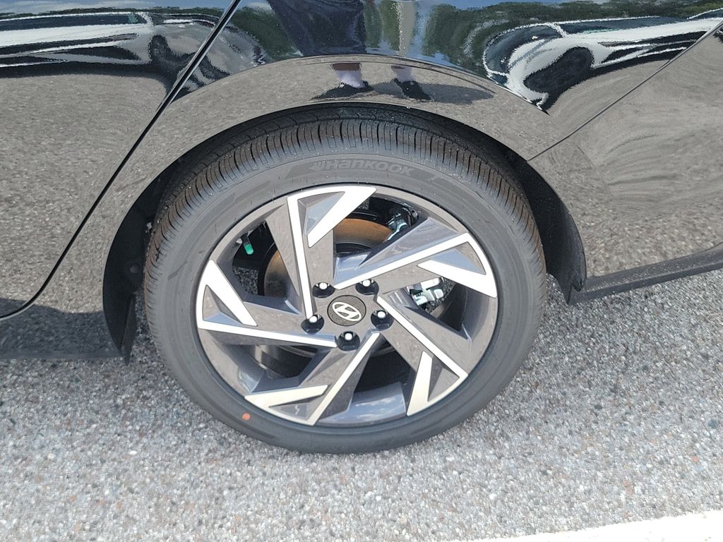Thumbnail: 2026 Hyundai Elantra - 4