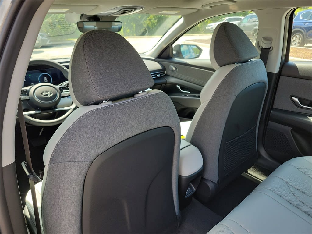 Thumbnail: 2025 Hyundai Elantra - 9