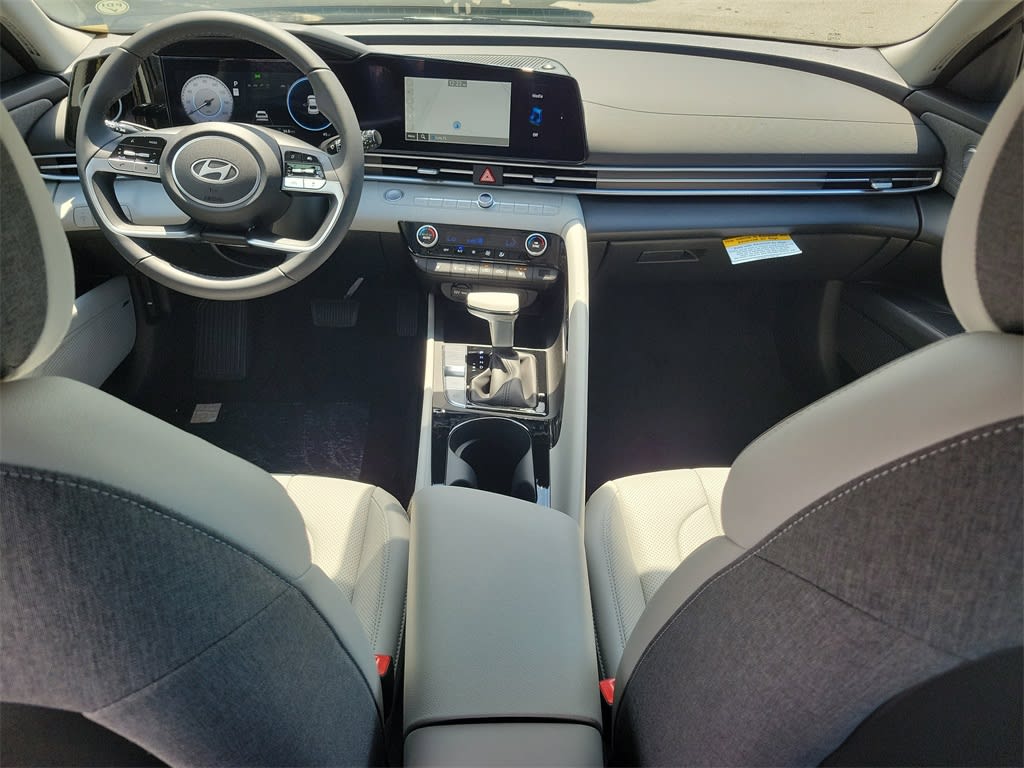 Thumbnail: 2025 Hyundai Elantra - 2