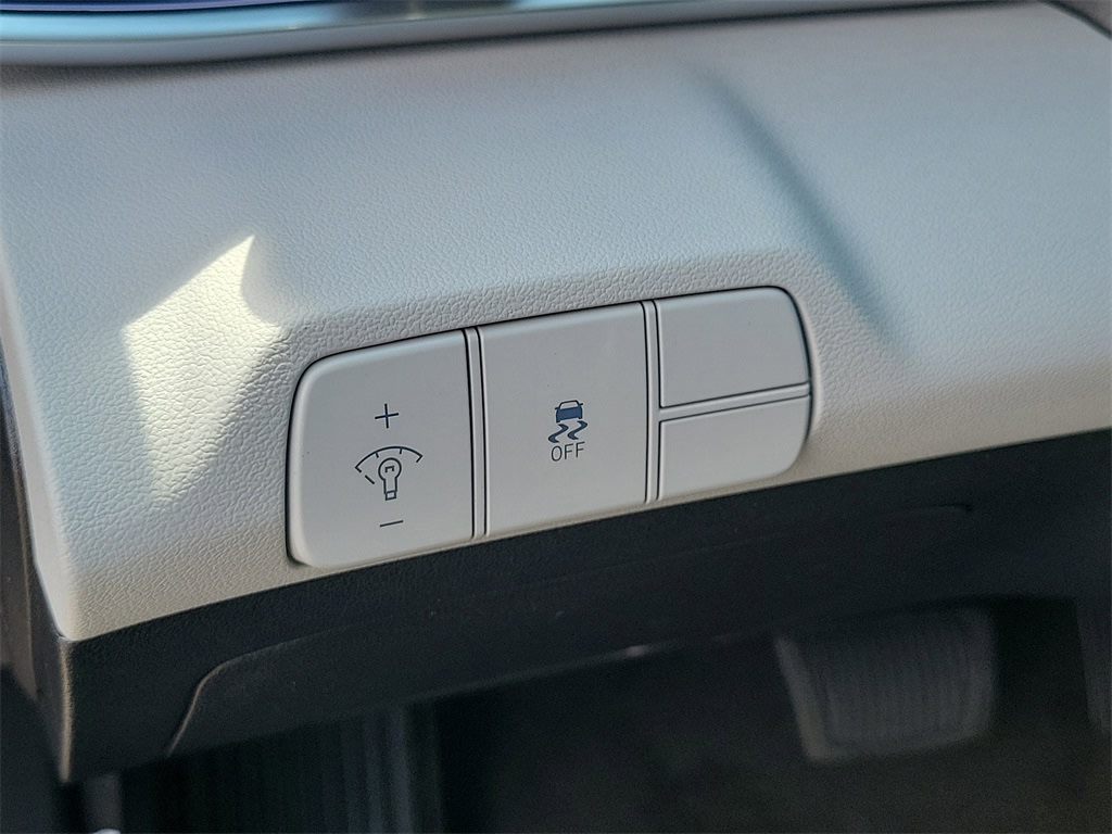 Thumbnail: 2025 Hyundai Elantra - 24